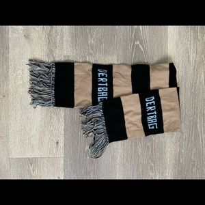 Dertbag striped scarf